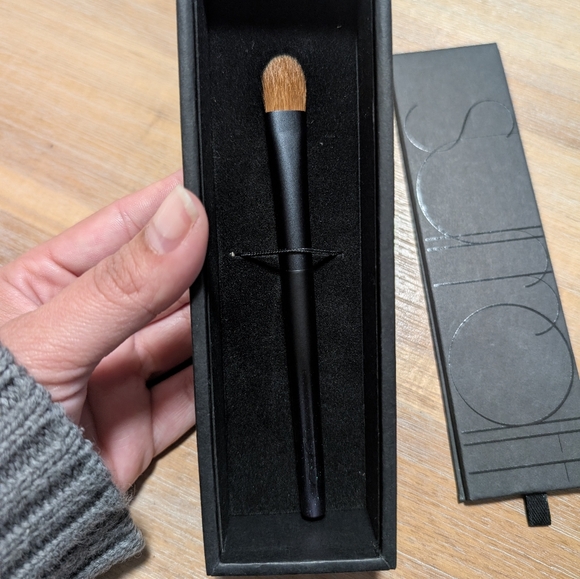 Surratt Perfectionniste Complexion Brush - Picture 5 of 5